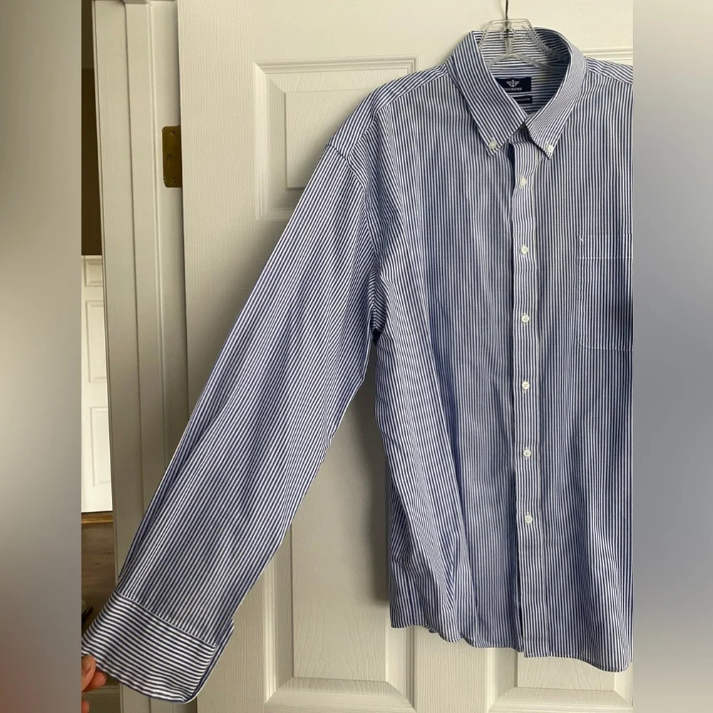 Dockers Men’s Button Down Shirt Blue White Striped Long Sleeve Men’s Size XL - Picture 3 of 7